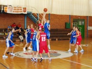 a kadett csapat tagjai elsőként a Szolnokkal mérkőztek